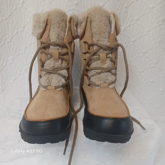 JBU Women Size 10 Tan and Black Winter Boots - Picture 6 of 12